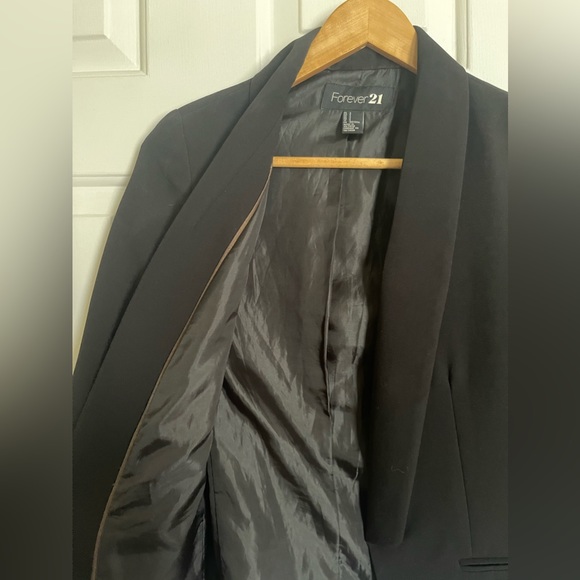 Blazer - Picture 6 of 6